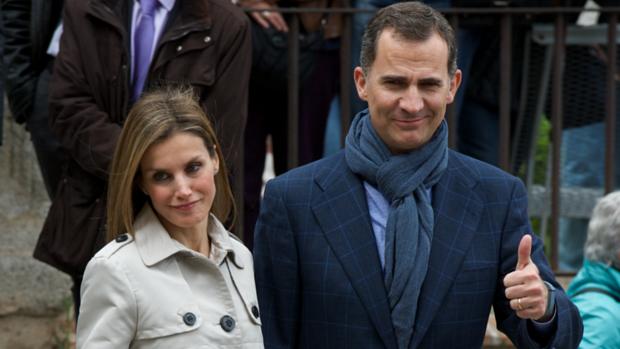 O príncipe Felipe e a princesa Letizia visitam exposição em Toledo, Espanha, no dia 22 de maio de 2014