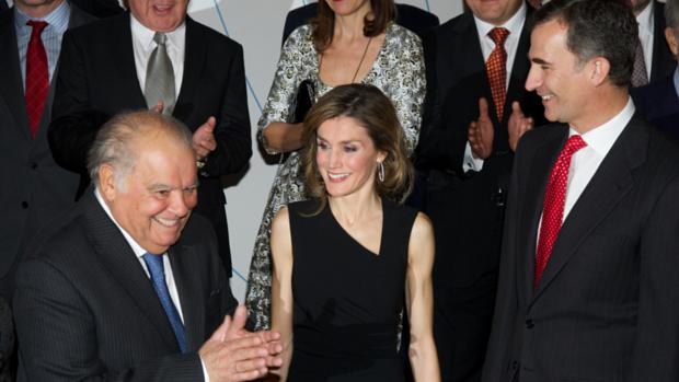 A princesa Letizia e o príncipe Felipe (esq) participam de evento em Madri, no dia 4 de março de 2014