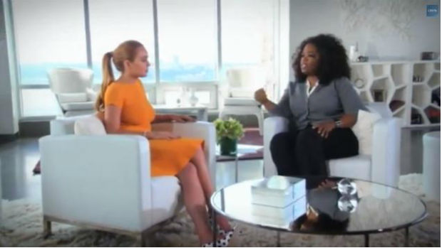 A atriz Lindsay Lohan em entrevista a Oprah Winfrey