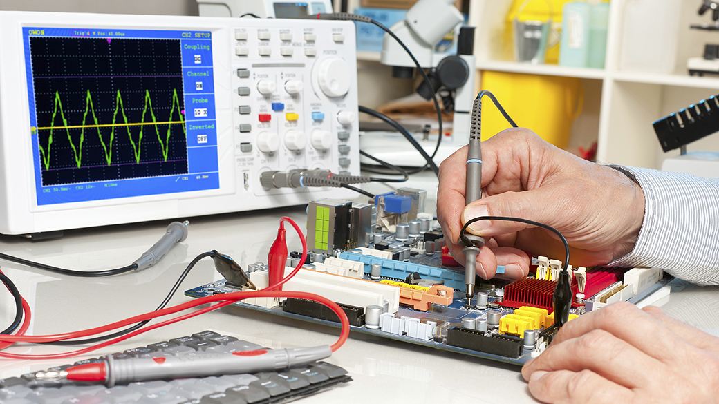 Técnicos em eletroeletrônica