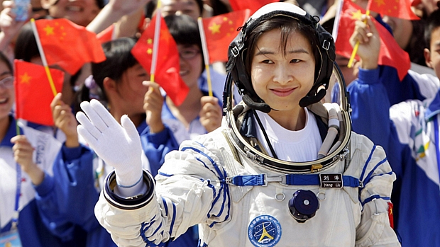 Liu Yang, a primeira astronauta chinesa