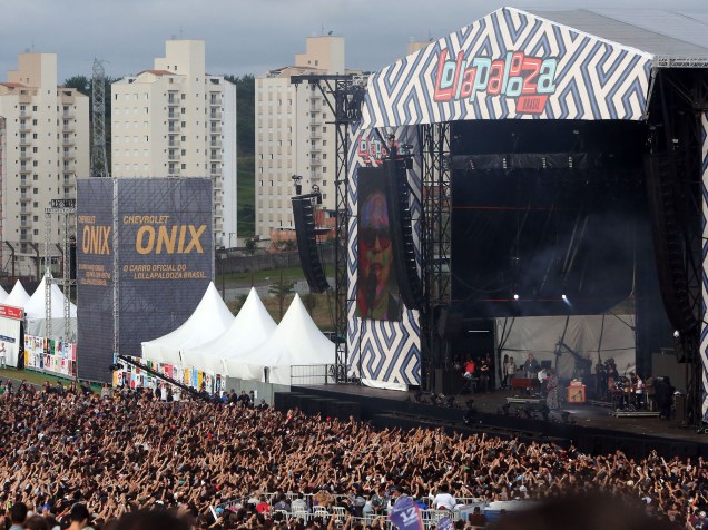 Público lota o show da banda Alabama Shakes no segundo dia do Lollapalooza 2016, em São Paulo