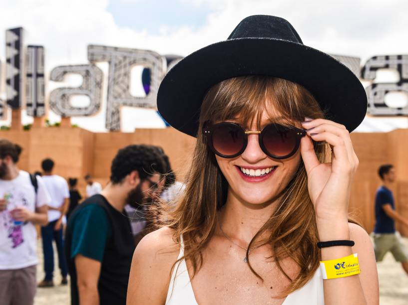 Público chega para o primeiro dia do Festival Lollapalooza, no Autódromo de Interlagos