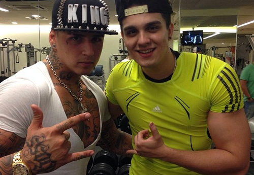 Luan Santana exibe músculos ao lado de amigo, em foto publicada em seu perfil no Instagram