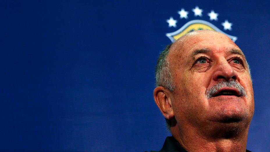 O técnico Luiz Felipe Scolari em entrevista coletiva na véspera de sua reestreia pela seleção, no amistoso contra a Inglaterra, em Wembley