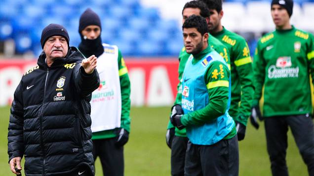 No único treino do Brasil em Londres, o técnico Luiz Felipe Scolari comandou uma atividade em campo reduzido na tarde deste domingo (24) no Stamford Bridge<br>  <br>  <br>  <br>  <br>