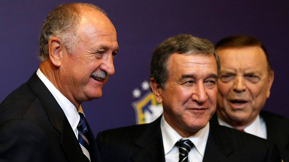 Luiz Felipe Scolari, Carlos Alberto Parreira e presidente da CBF José Maria Marin, durante apresentação da nova comissão técnica da seleção brasileira