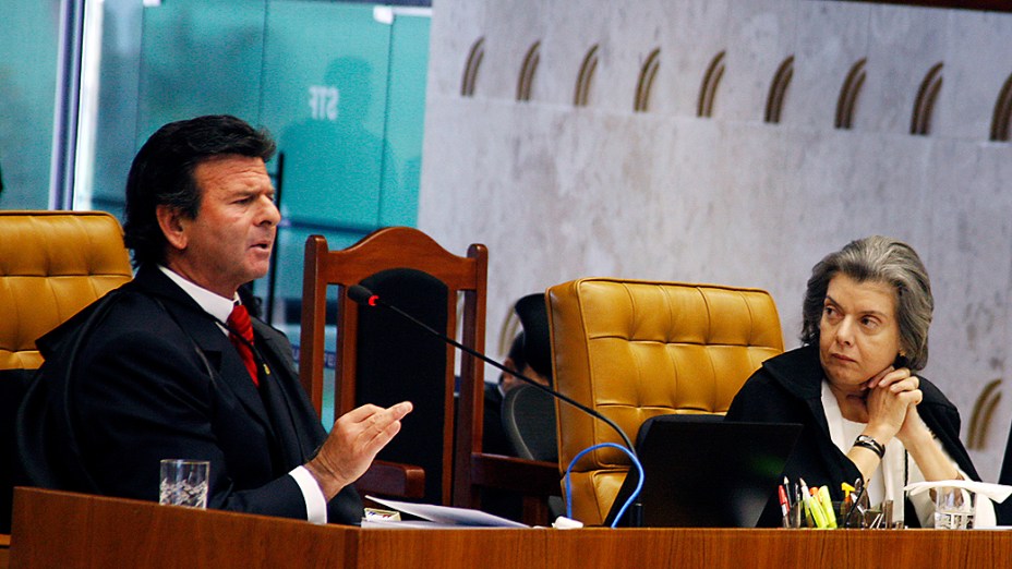 O ministro Luiz Fux no 15º dia de julgamento do processo do mensalão em sessão no plenário do Supremo Tribunal Federal (STF), em Brasília