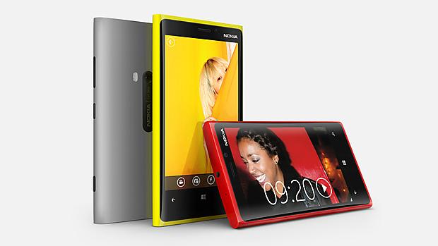 O Lumia 920 chega ao mercado em diversas cores, um padrão já adotado pela Nokia com outros smartphones