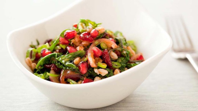 As saladas, com vegetais orgânicos, são um dos destaques do restaurante