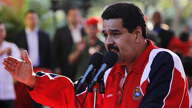 "Vou continuar este trabalho que fazemos de visitar a família de Chávez", disse o vice-presidente Nicolás Maduro