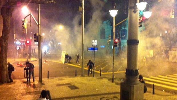 Mais um protesto termina em tumulto no Rio