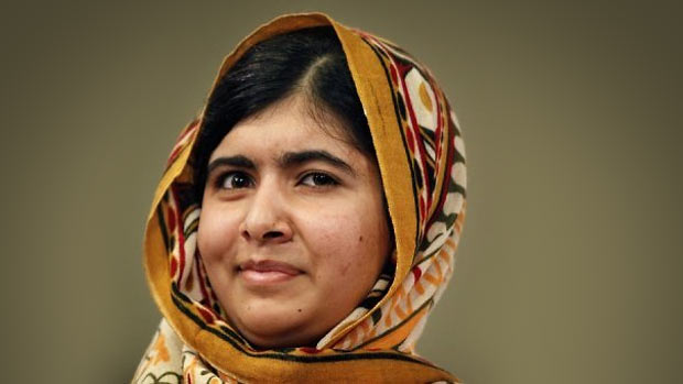 A ativista Malala Yousafzai recebe prêmio em Haia