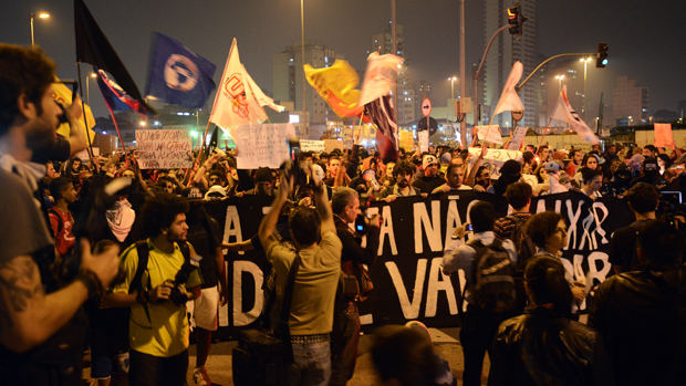 Manifestação organizada pelo movimento Passe Livre, em São Paulo
