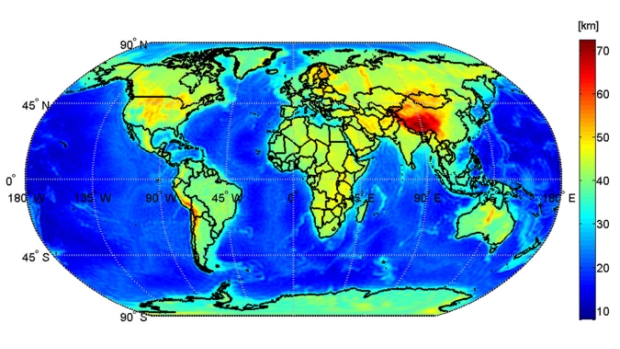 Mapa que mostra as diferentes profundidades da camada Moho em cada parte do planeta Terra, medida em quilômetros