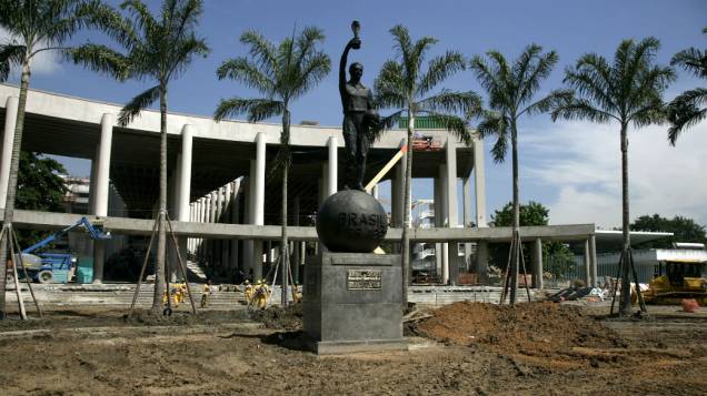 A estátua de Bellini, no Maracanã - 23/01/2013