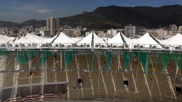 Maracanã: lona de fibra de vidro e teflon cobrem estrutura metálica do estádio