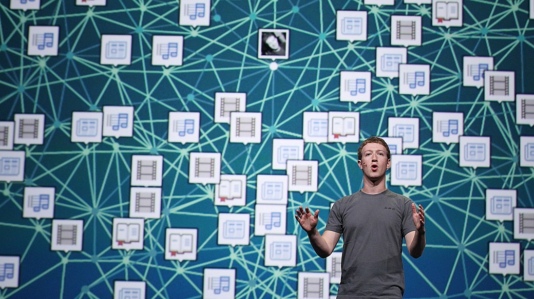 Mark Zuckerberg, CEO do Facebook, em palestra na conferência f8 de setembro de 2011