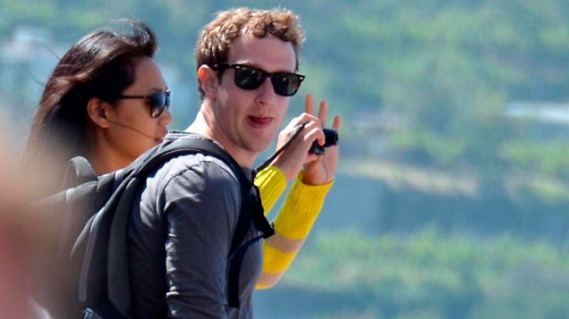 Mark Zuckerberg e Priscilla Chan durante as férias em Capri, na Itália, em maio de 2012