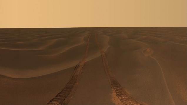 <p>A imensidão vazia de Marte, fotografada por Opportunity durante um mês em que esteve preso na areia do planeta</p>