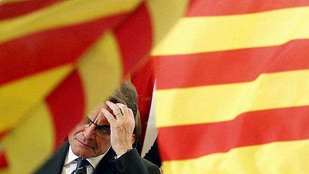 Resultado do pleito é dor de cabeça para o dirigente da Catalunha, Artur Mas