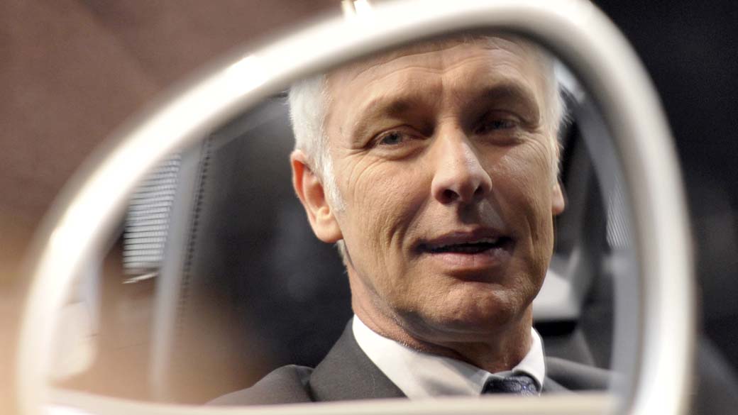 Matthias Mueller, CEO da Porsche, assumirá comando da Volkswagen, após escândalo de fraude ambiental