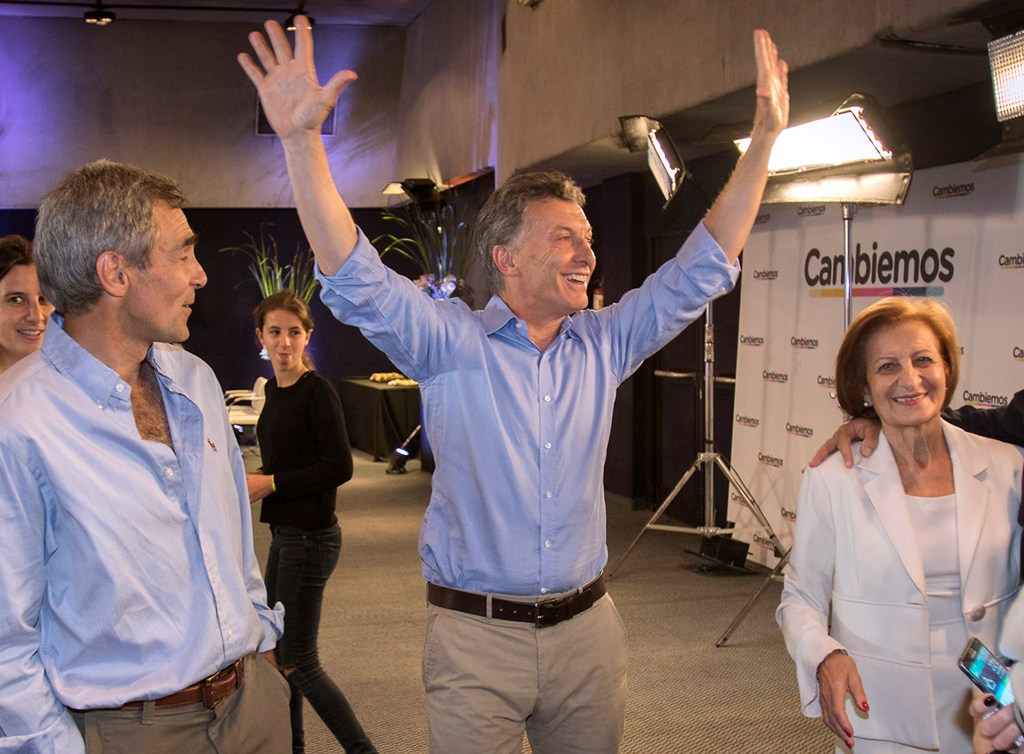 Mauricio Macri comemora a vitória na eleição para a presidência da Argentina