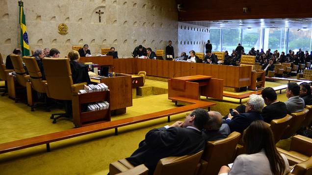 Ministros do Supremo Tribunal Federal (STF) durante sessão do julgamento do mensalão, em 25/10/2012