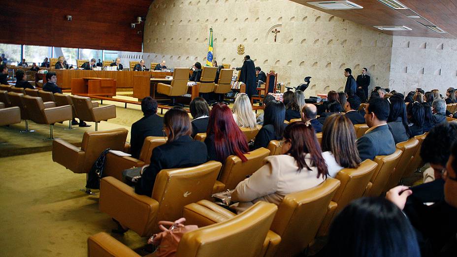 Ministros do Supremo Tribunal Federal (STF) durante sessão do julgamento do mensalão, em 05/09/2012
