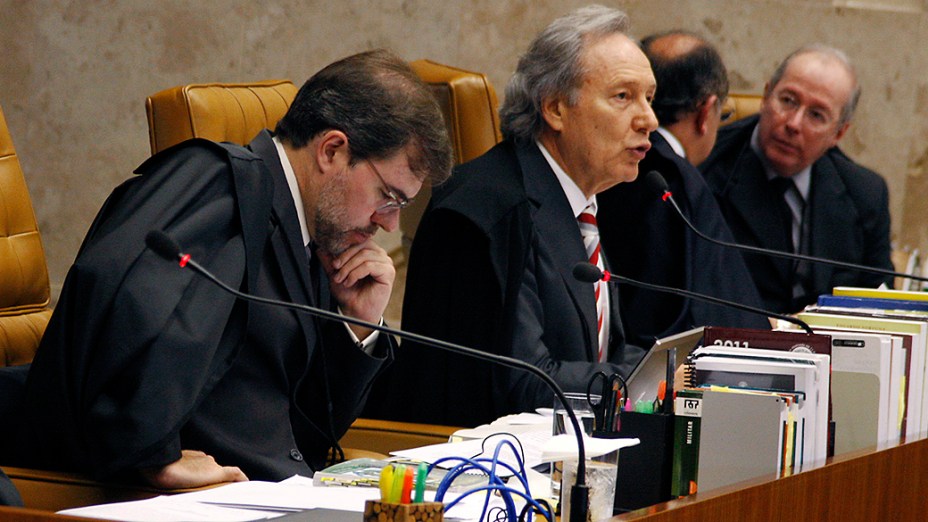 Ministro do Supremo Tribunal Federal (STF), Ricardo Lewandovisk durante julgamento do mensalão, em 12/09/2012
