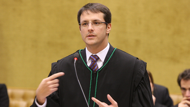 Advogado de Carlos Alberto Quaglia fala durante julgamento do mensalão, em 10/08/2012