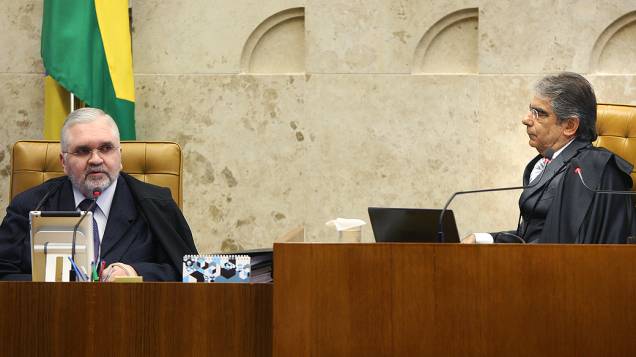 Procurador-geral da República, Roberto Gurgel, apresenta seus argumentos de acusação no julgamento da AP 470