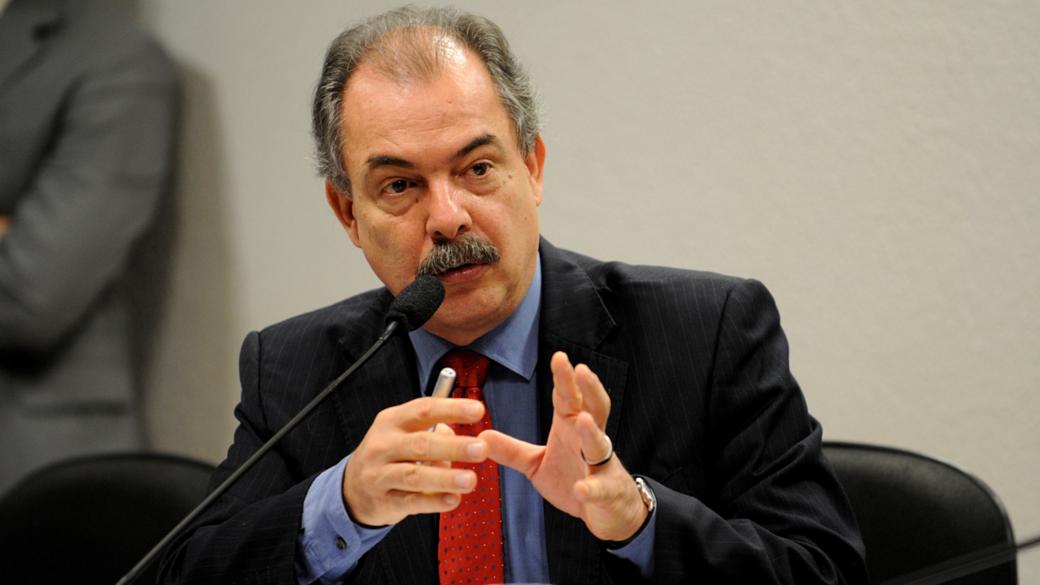Aloizio Mercadante em audiência no Senado sobre o PNE (29/11/2012)