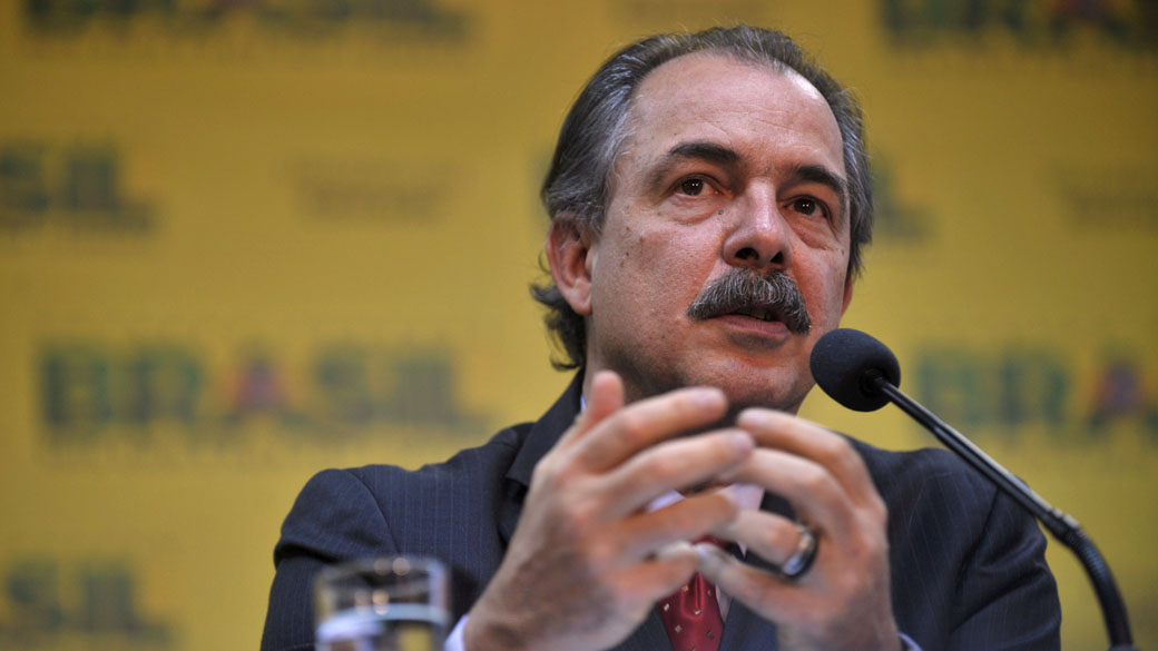 O ministro da Educação, Aloizio Mercadante, divulga o resultado do Ideb 2011