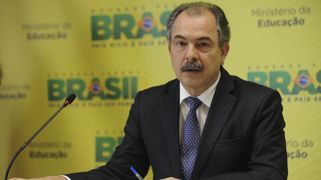 Ministro Aloizio Mercadante divulga avaliação do ensino superior nesta quinta-feira em Brasília (06/12/2012)