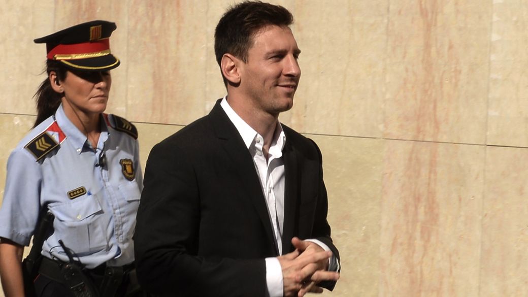 Messi chega à audiência em que responderia à acusação de fraude fiscal