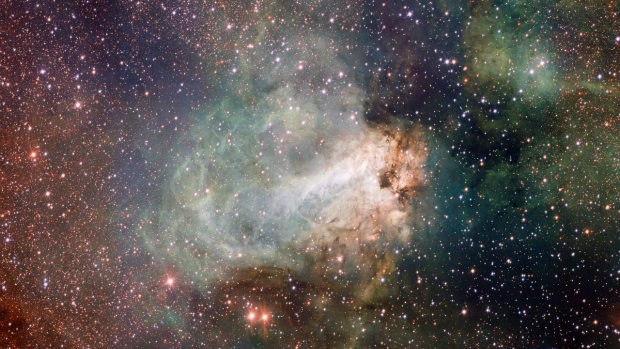 Telescópio VST capta imagem única da Messier 17, conhecida como Nebulosa do Cisne.
