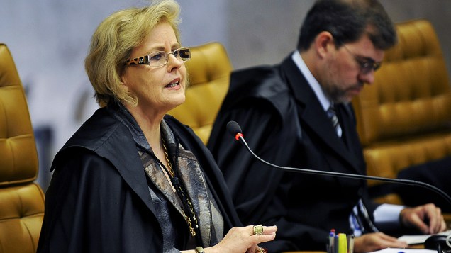 Ministra Rosa Weber do Supremo Tribunal Federal (STF) durante sessão do julgamento do mensalão, em 22/10/2012