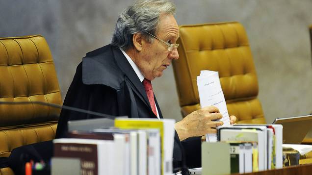 O ministro Ricardo Lewandowski durante retomada do julgamento do mensalão, em 15/10/2012