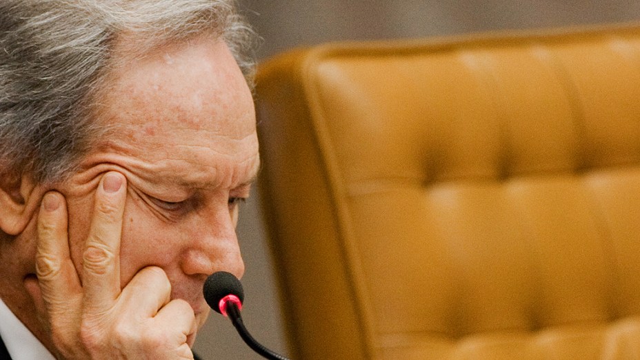 Ministro do Supremo Tribunal Federal (STF), Ricardo Lewandovisk durante julgamento do mensalão, em 12/09/2012