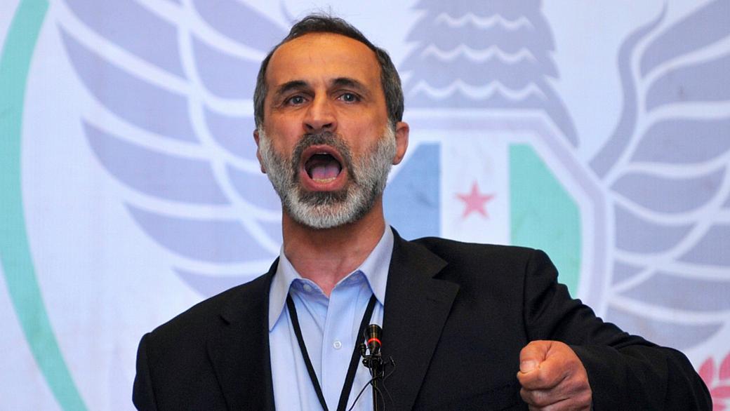 Moaz Alkhatib renuncia ao comando da coalizão síria