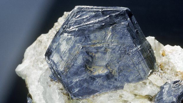 Computadores mais rápidos: o mineral molibdenita, 54º elemento mais abundante na Terra e o 25º nos oceanos, pode tornar a próxima geração de computadores dezenas de vezes mais eficientes
