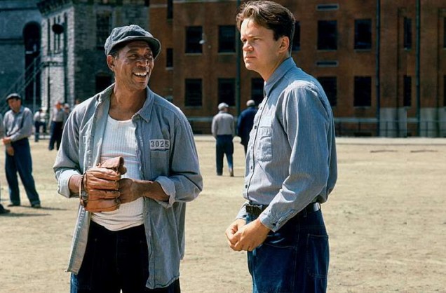 Com  Tim Robbins no filme <em>Um Sonho de Liberdade</em>, de Frank Darabont. Em 1995, o longa foi indicado a sete Oscars, entre eles, o de melhor ator para Freeman.