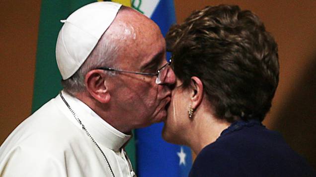 Francisco se encontra com a presidente Dilma e autoridades no Palácio da Guanabara, nesta segunda-feira (22)