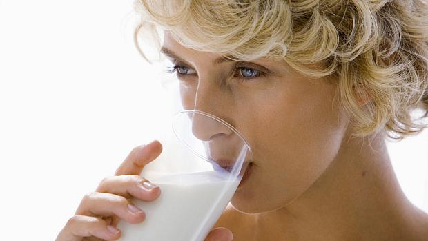 Cálcio: nutriente a partir de alimentos, como o leite, pode proteger saúde cardíaca, mas suplementos surtem efeito inverso