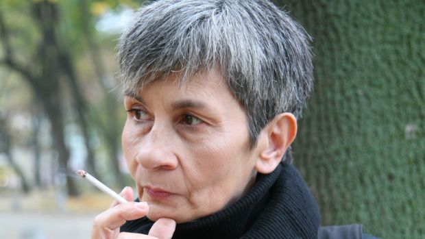 Mulher fumando