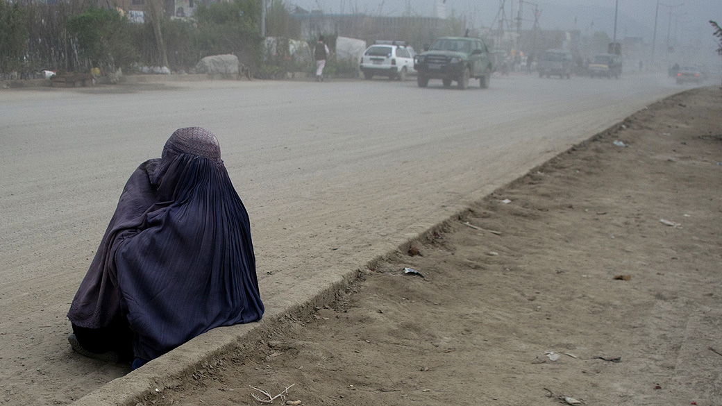 Mulheres estavam em um grupo que voltava de carro para Cabul, depois de um casamento na periferia da capital