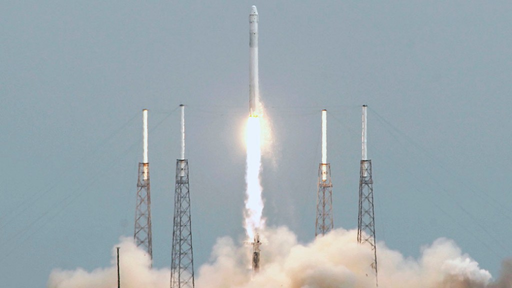 Falhou o posuo do foguete Falcon 9 em uma plataforma no Oceano Pacífico