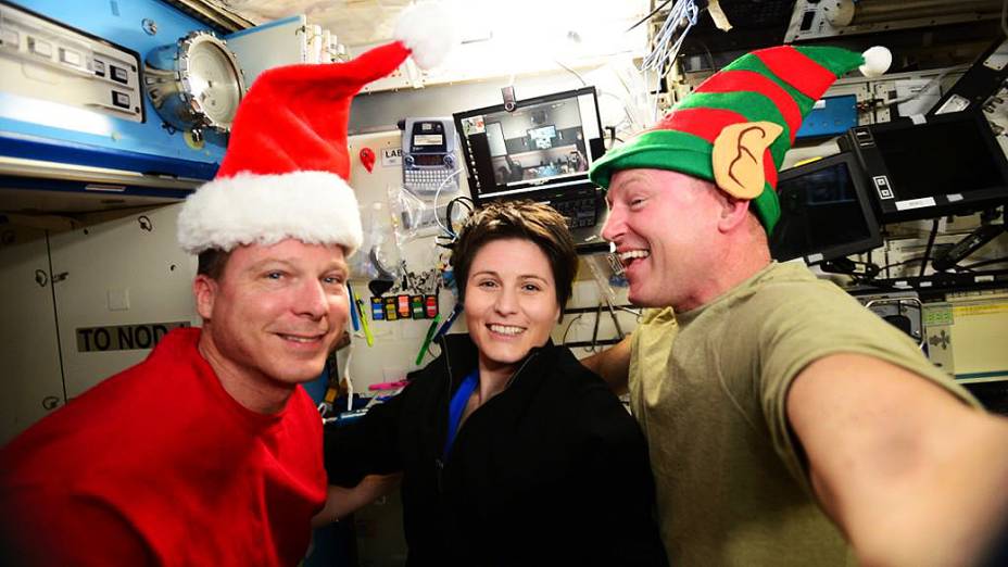 <p>Astronautas comemoram Natal na estação espacial</p>