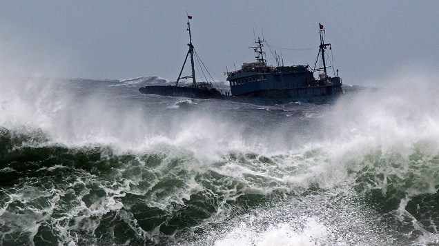 Tufão Bolaven deixa o mar agitado na Coreia do Sul; 31 ocupantes de 2 barcos que afundaram estão desaparecidos